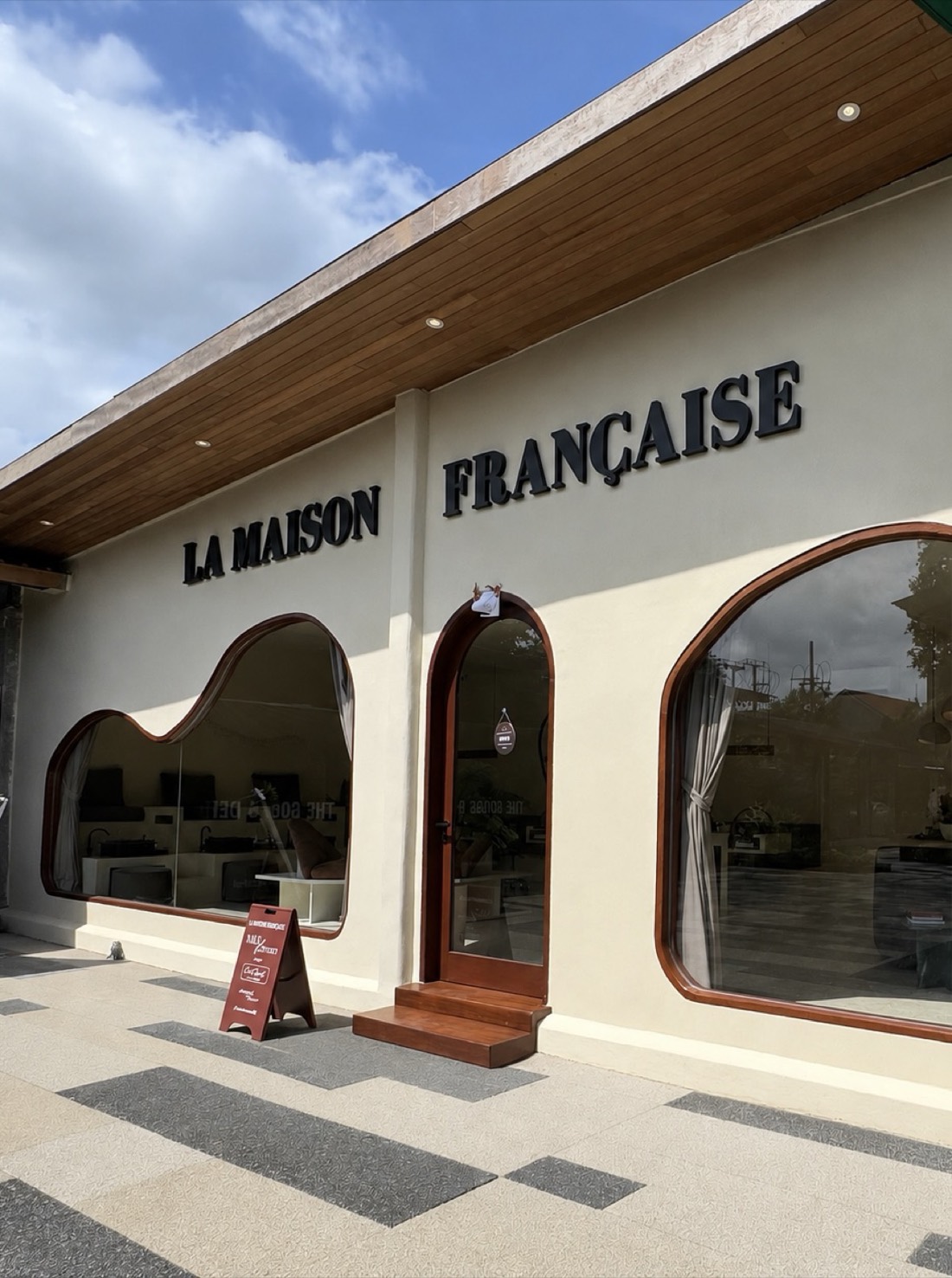La Maison Française storefront, Pererenan Bali